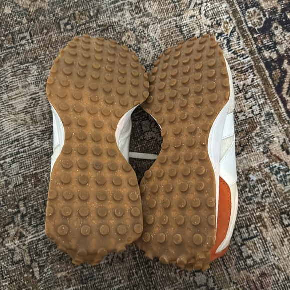 New Balance 327 - Picture 4 of 6